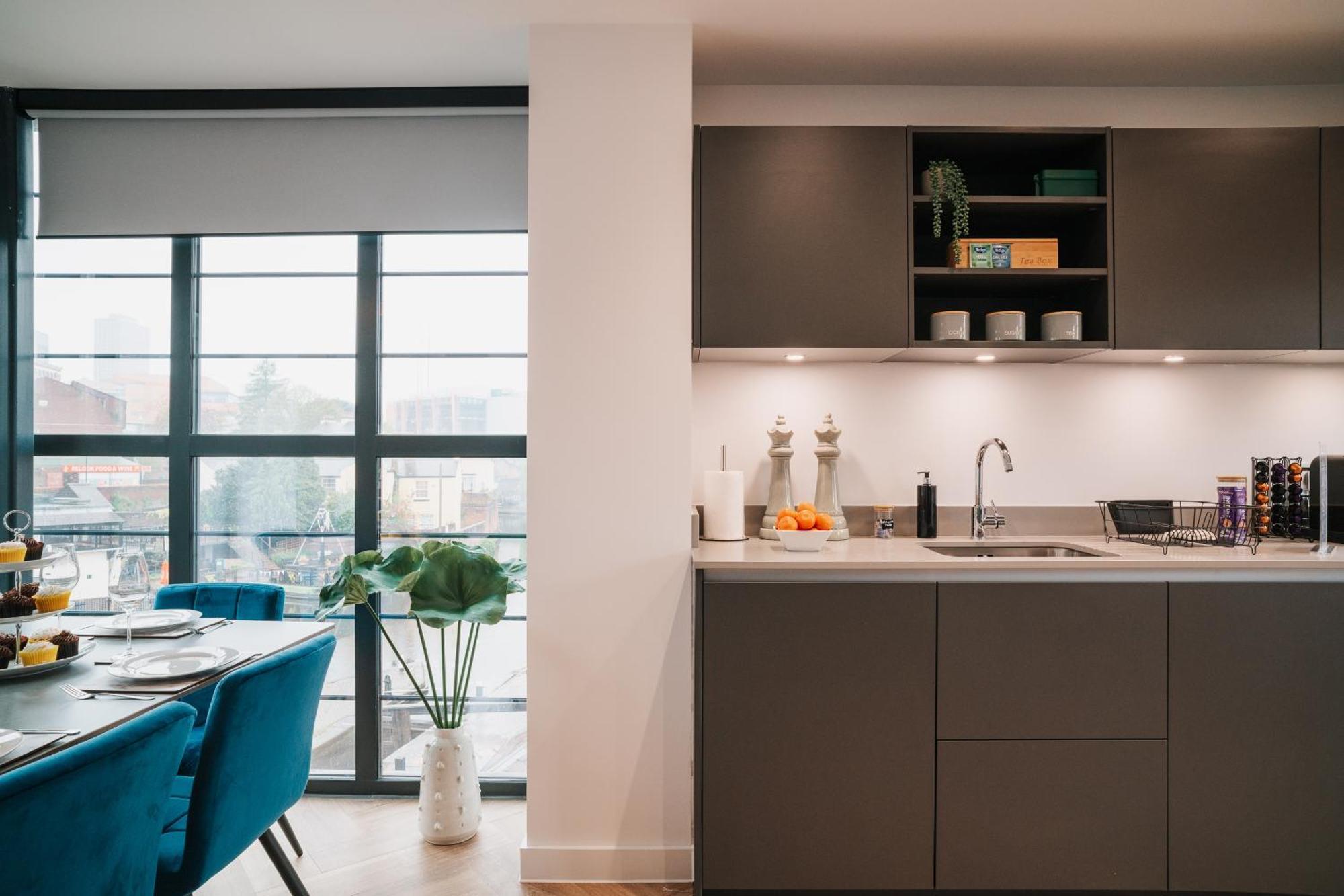 Luxury City & Canal View Stylish Pad, Family, Contractors, Fast Wifi Birmingham Kültér fotó